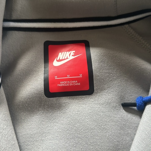 Nike hoodie - Picture 3 of 5